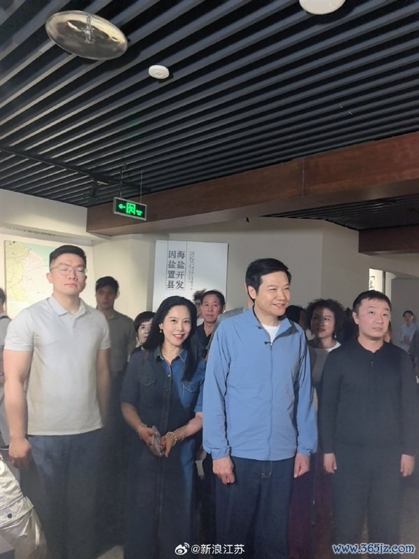 雷军现身江苏盐城:全部逛吃打卡 品味特质鱼汤面、鸡蛋饼